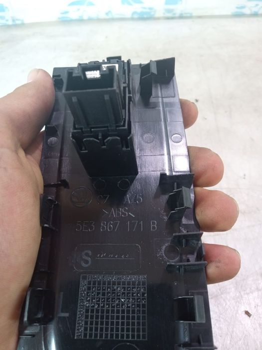 Buton geam 5E3867171B Skoda Octavia 4 [2019 - 2024] 2.0 tdi DTRB