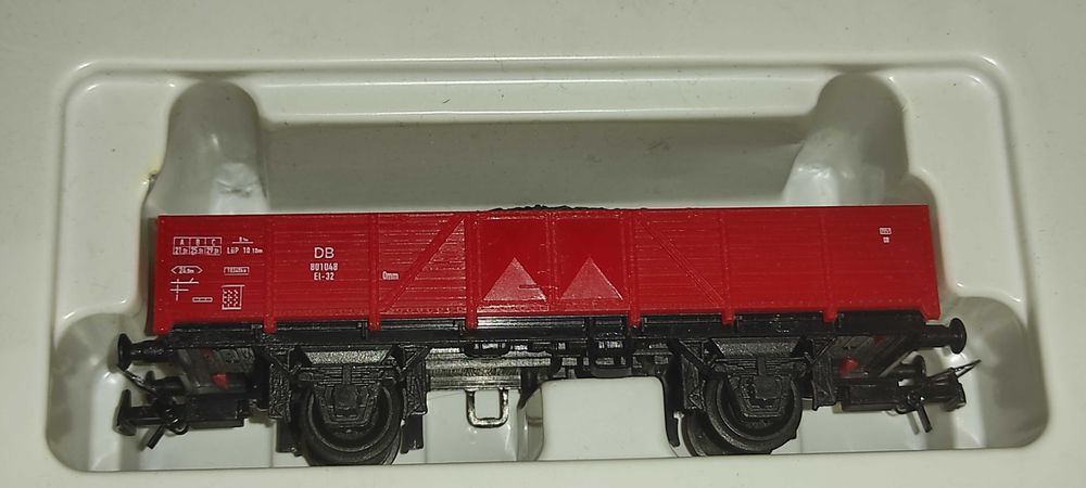 locomotiva scara ho + 4 vagoane MEHANO