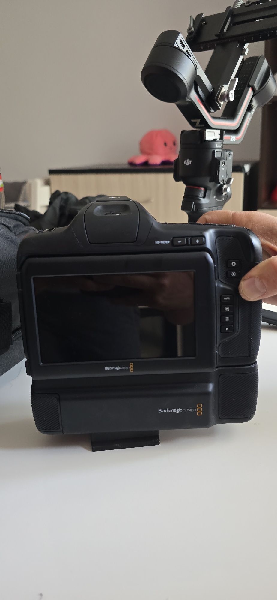 Пълен кино комплект: Камера Blackmagic Pocket Cinema Camera 6K + аксес