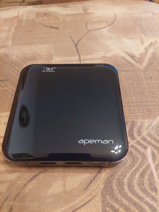 Mini videoproiector apeman