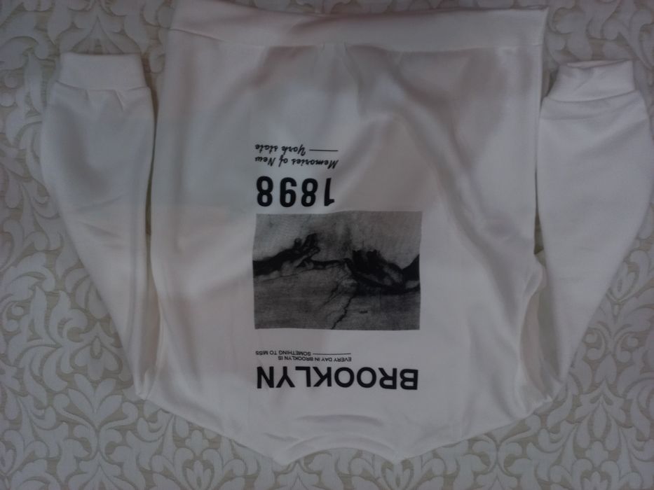 Широка блуза бяла