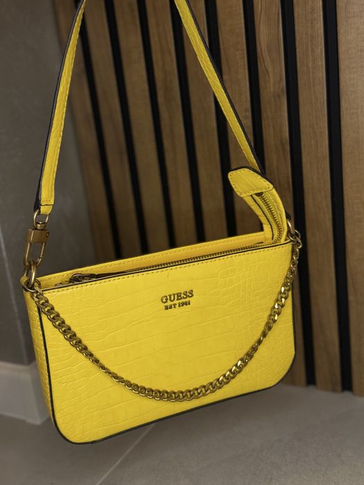 Дамска чанта Guess