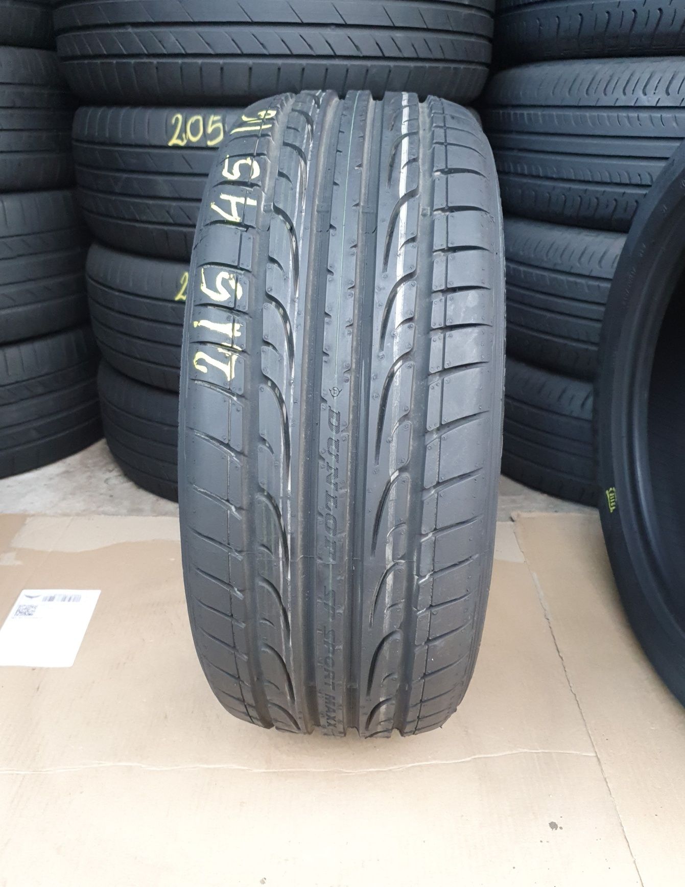 1 Anvelopa NOUA Dunlop 215 45 R16 Vară impecabilă.