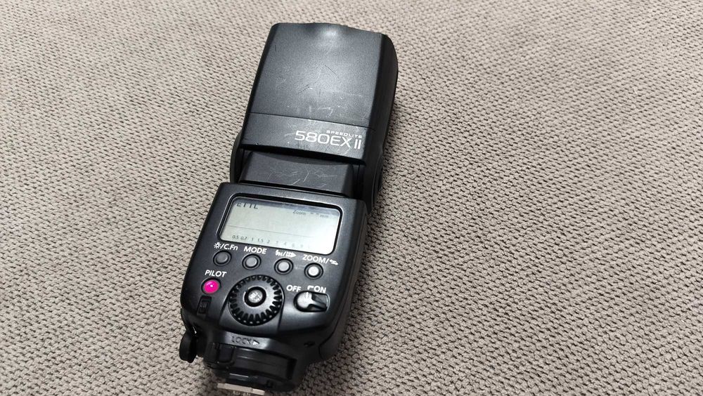 Blit Canon Speedlite 580EX II cu husa