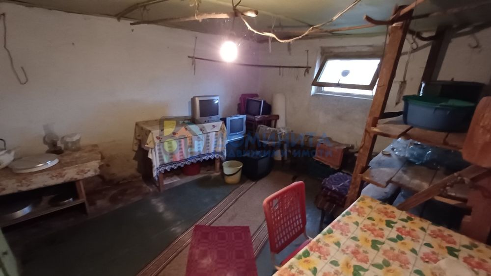 Здрава ,голяма къща в с.Велика!