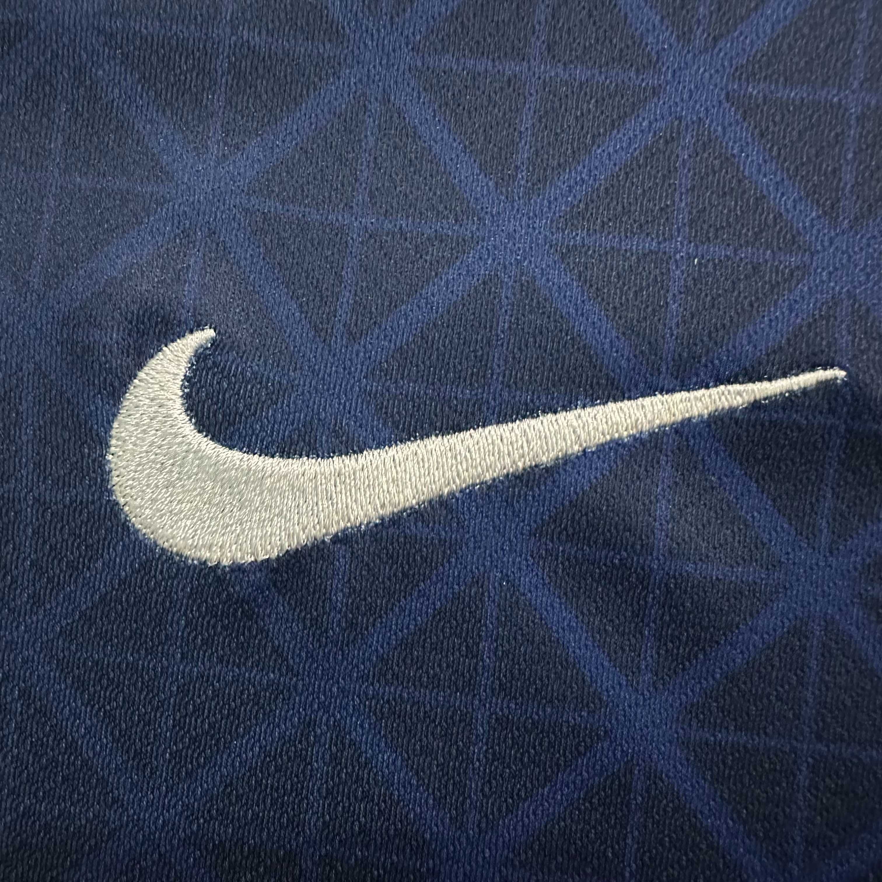 Тениска на PSG за сезон 25/26 в отлично състояние!