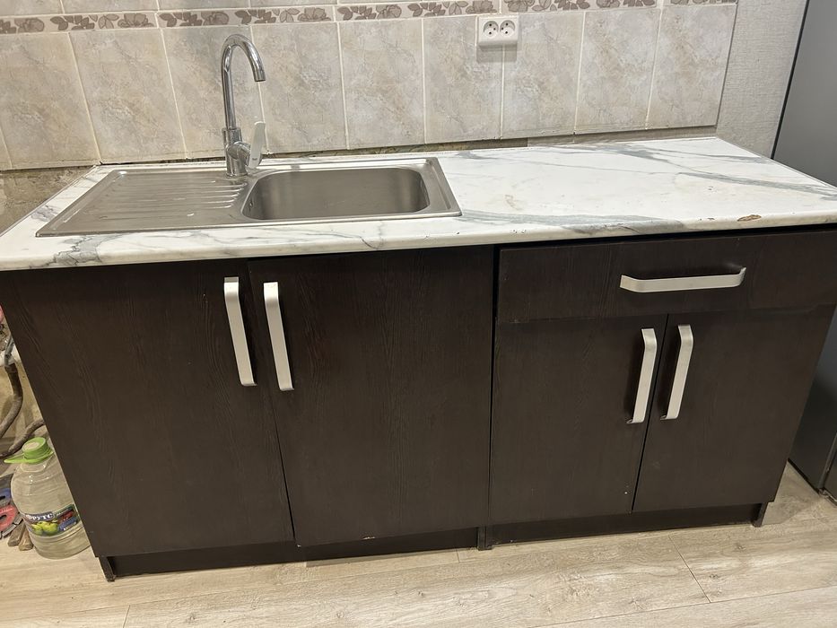 Продам куханный НЕ ДОРОГО