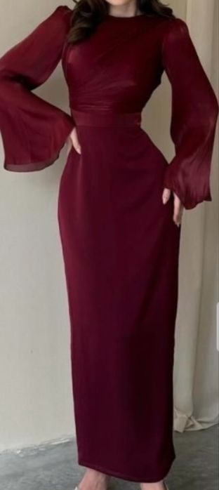 Вечернее платье бордового цвета