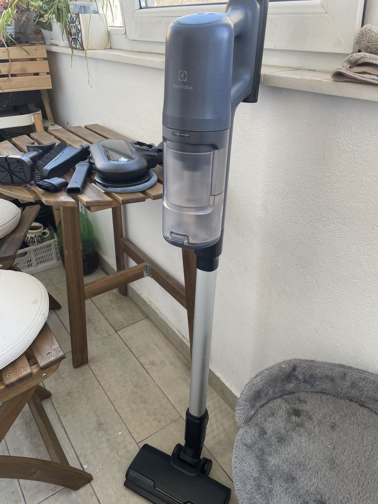 Aspirator verticat Electrolux Cordless cleaner