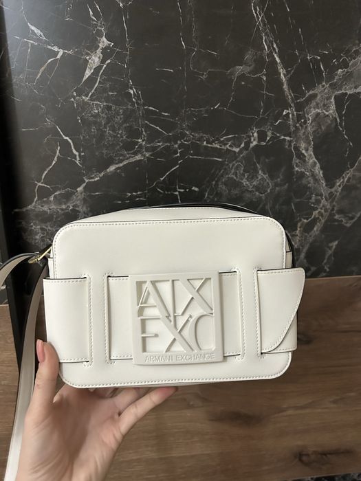 Прекрасна бяла чанта Armani