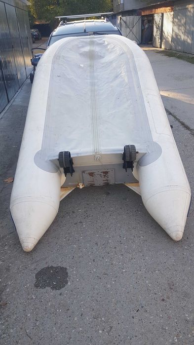 Barca Quicksilver 3.40 si motor Mariner 4T 5 cai