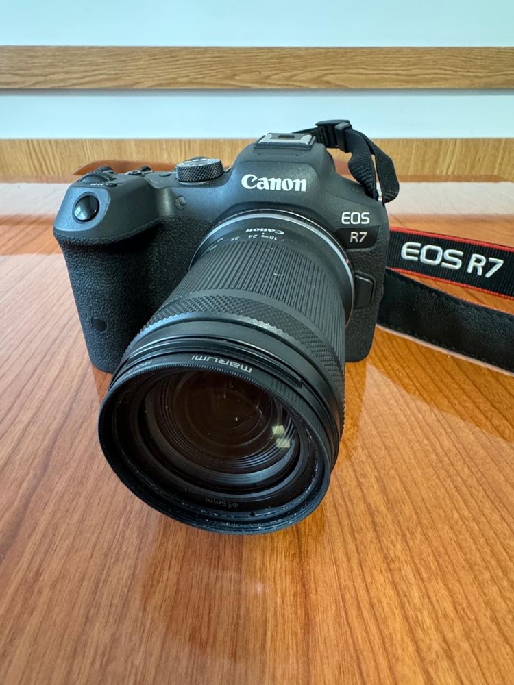 Canon EOS R7 Mirrorless