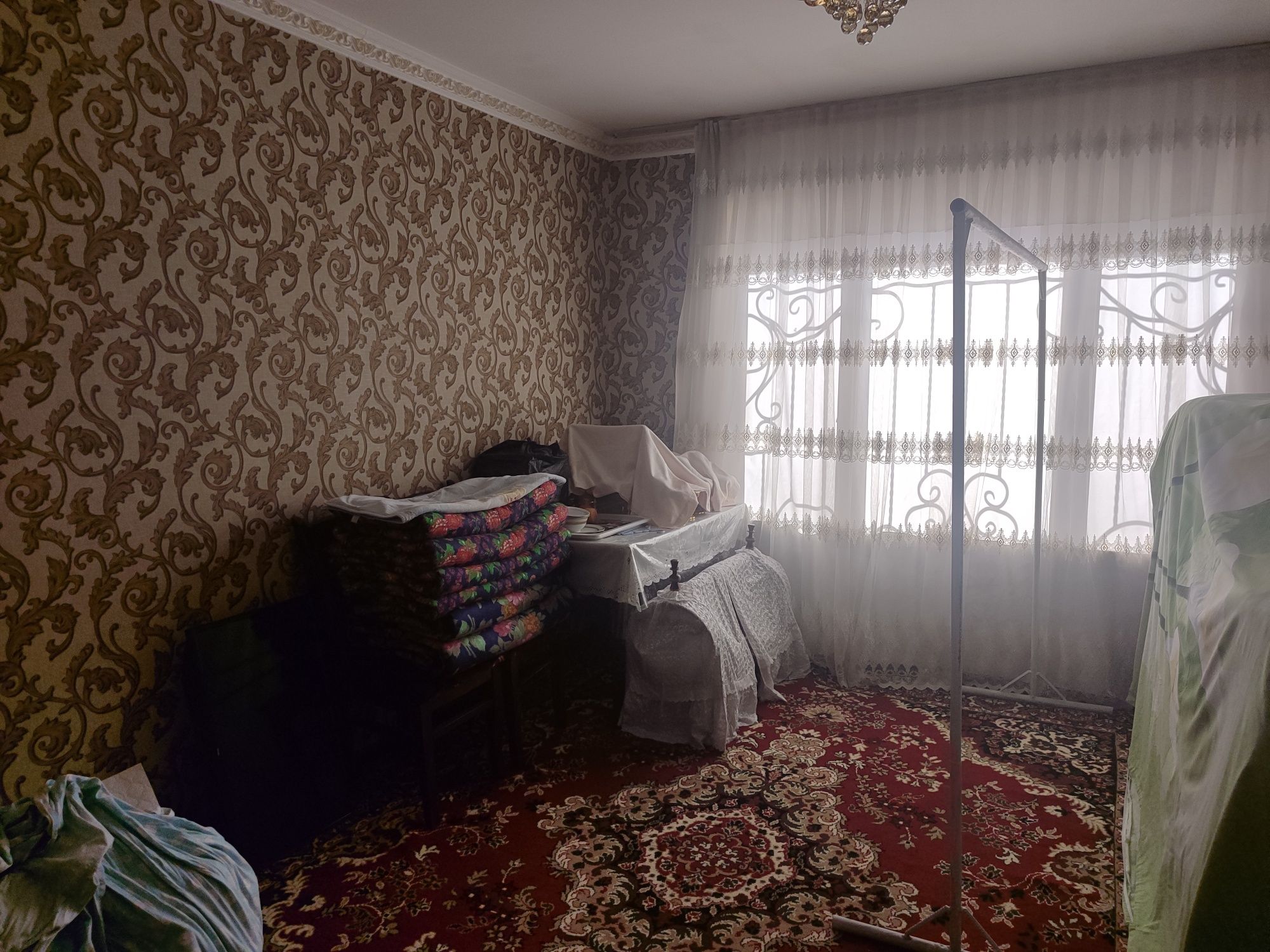 продаётся квартира 1 - этаж 2в4 комнатная
