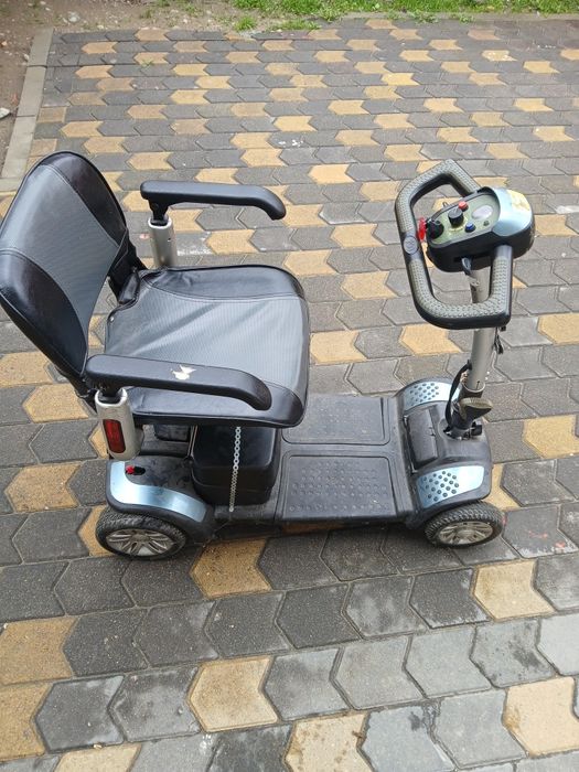 Vând triciclu electric handicap