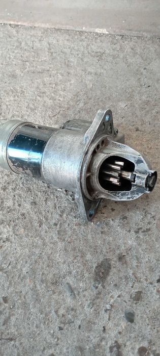 Продам стартер на Субару