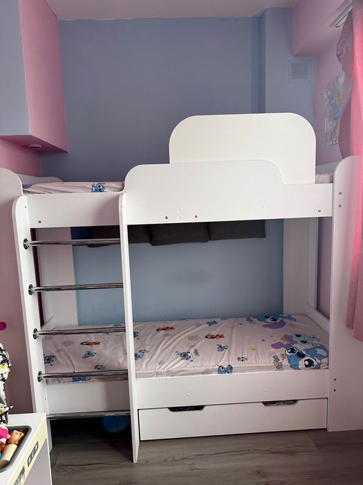 Двуетажно бяло легло