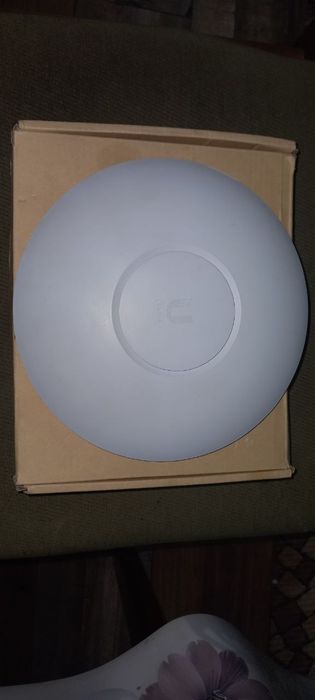 Продаётся точка доступа UniFi6