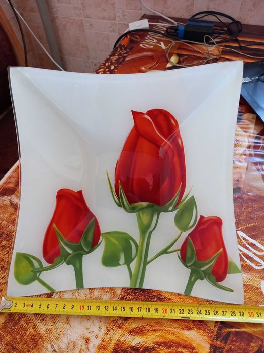 продам блюдо новое .