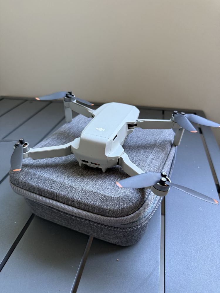 DJI Mini 2 fly more combo