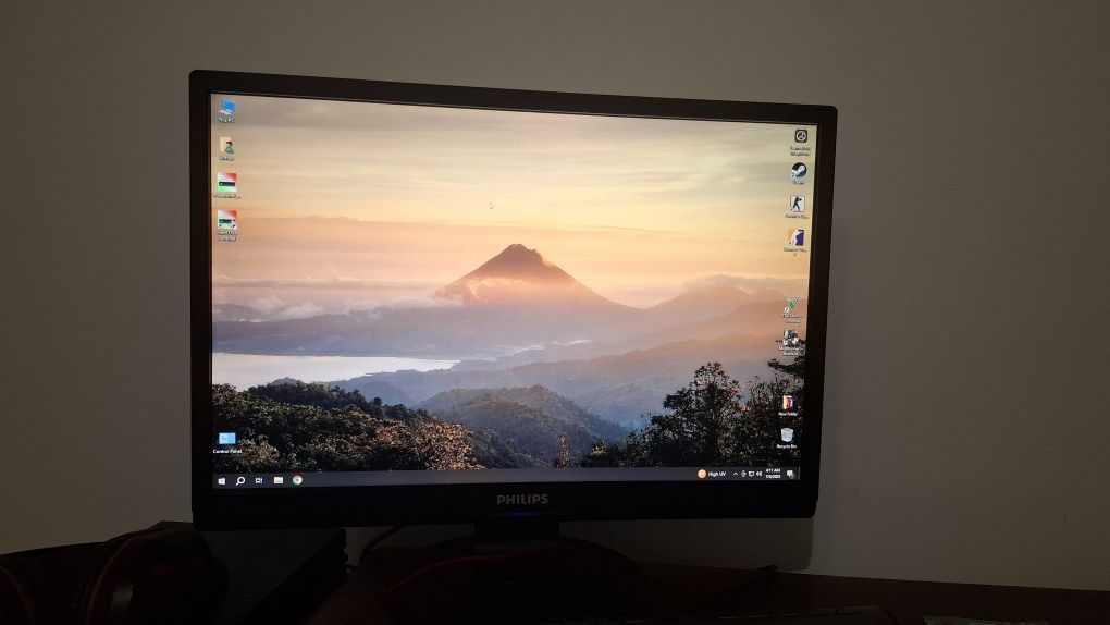 Vând unitate PC + monitor