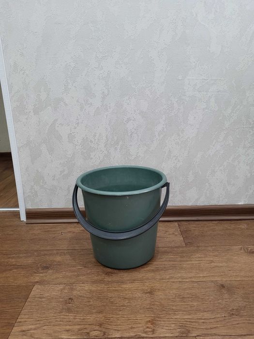 Продам ведро примерно на 10 литров