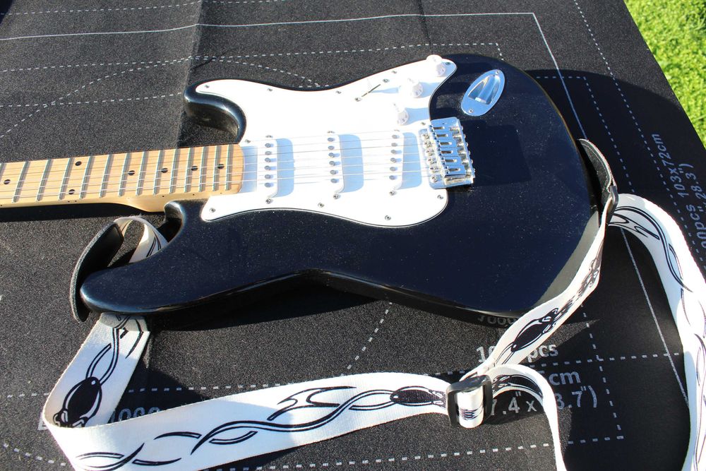 Електрическа китара   „C.Gian“