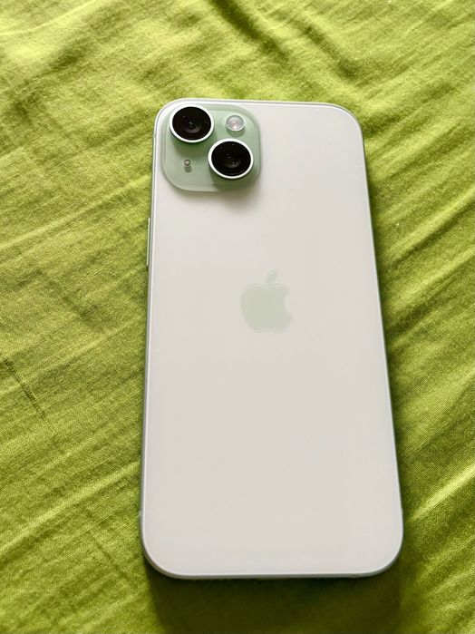IPhone 15 green utilizat
