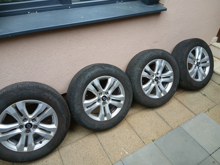 Set 4 roti an fabr 2024 vara echipate complet 215 65 R17 Continental