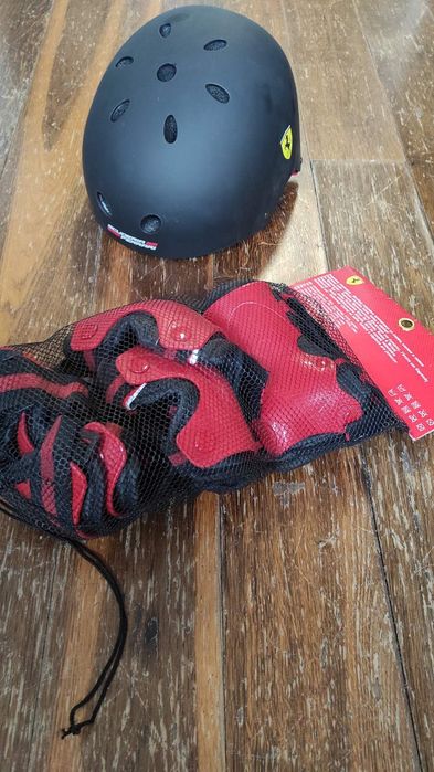 Продавам защитна екипировка"FERRARI"