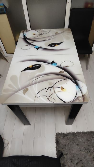 Masa extensibila cu 6 scaune