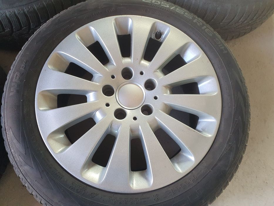 Vand Jante Mercedes pe 16.