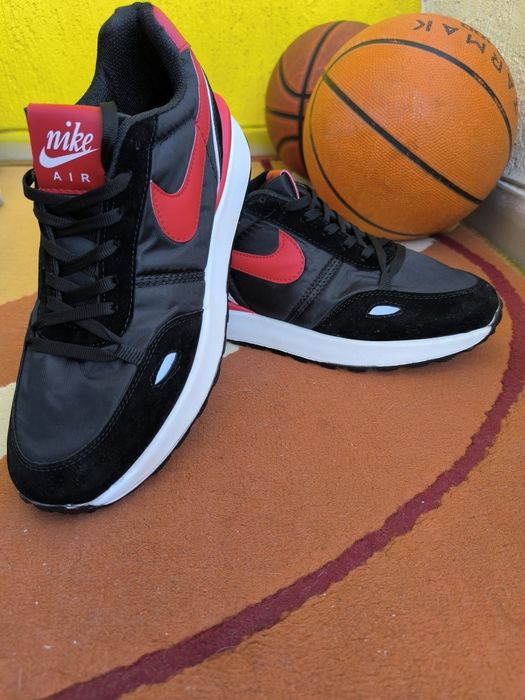 Чисто нови маратонки NIKE 44 номер