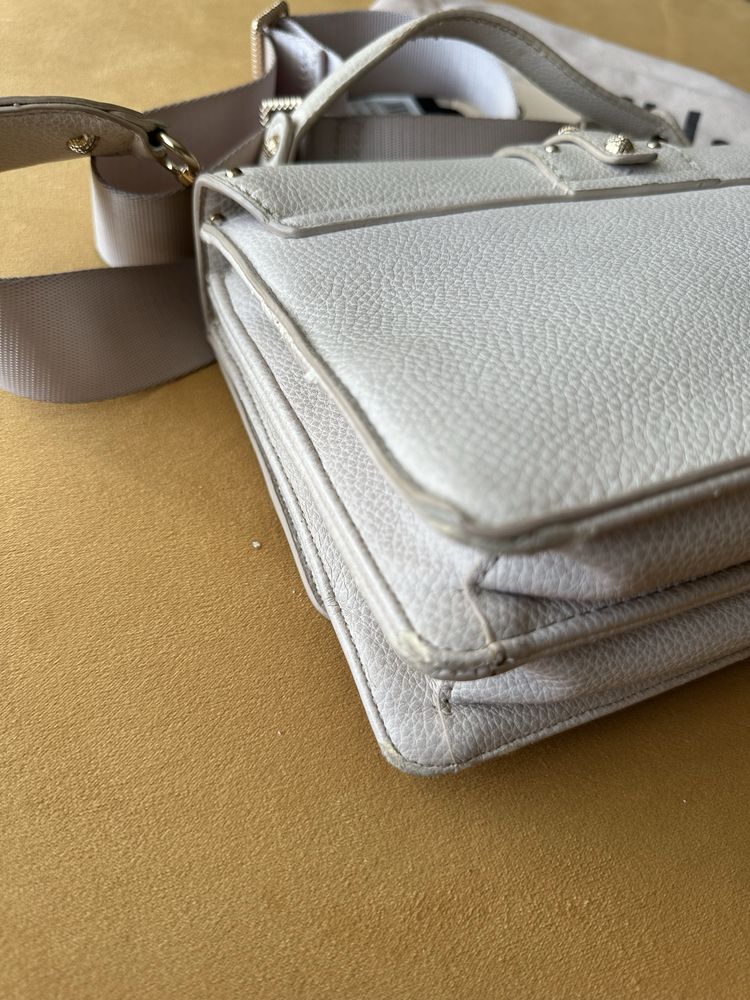Бежова чанта LiuJo (Guess, Mochino,Michael Kors)
