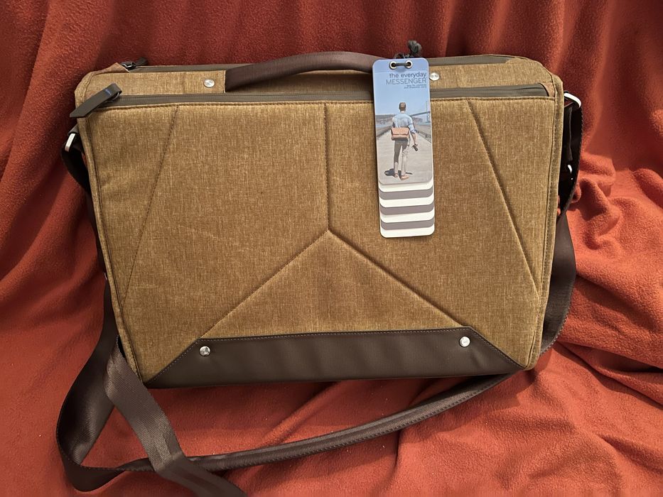 Geanta fotoechipament/laptop Peak Design Everyday Messenger BROWN
