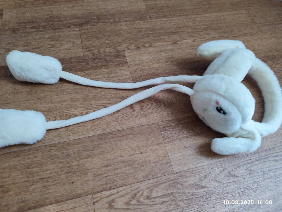 Наушники утепленные с подвижными ушками Зайчик с глазками белые