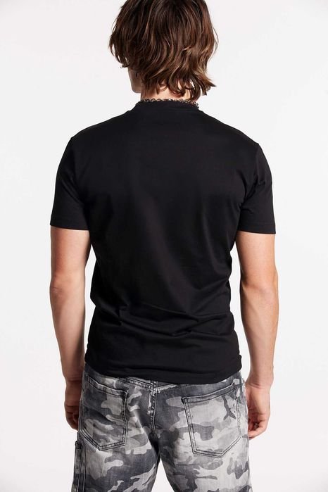 Чисто нова оригинална дизайнерска тениска DSQUARED2 с етикети!