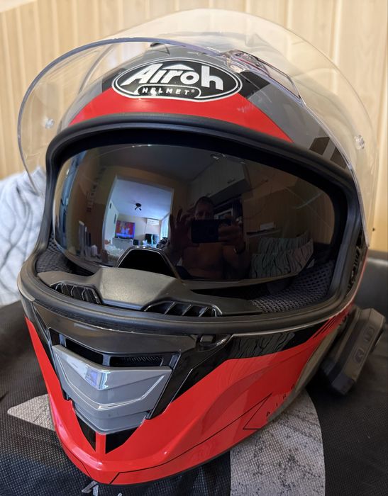 Мотоциклетни каски  Airoh Spark и Suomy Ducati