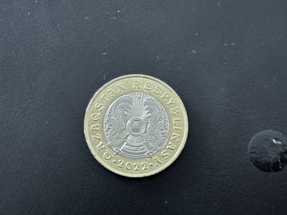 монета 100 тенге, сакский стиль