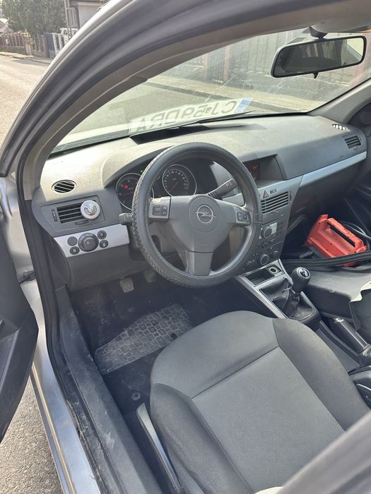 Opel astra H Avariat
