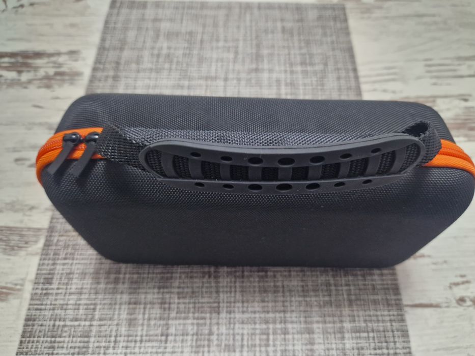 Два броя безжични микрофони