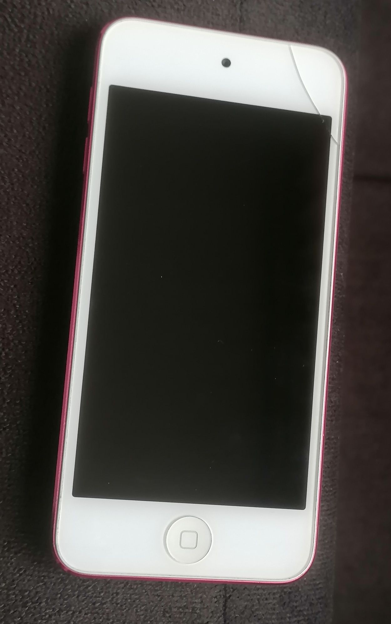 Продавам Apple IPod touch 5th-A1421-розов цвят