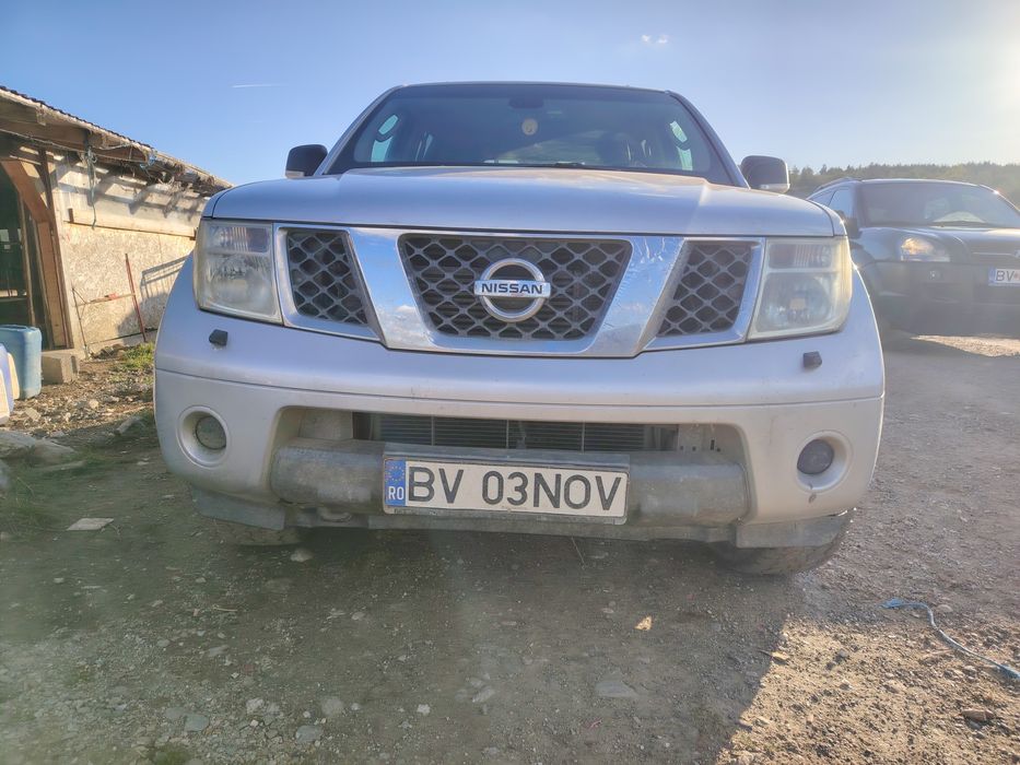 Vând Nissan pathfinder
