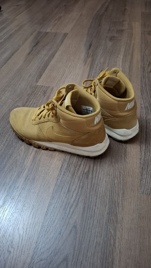 Nike маратонки...