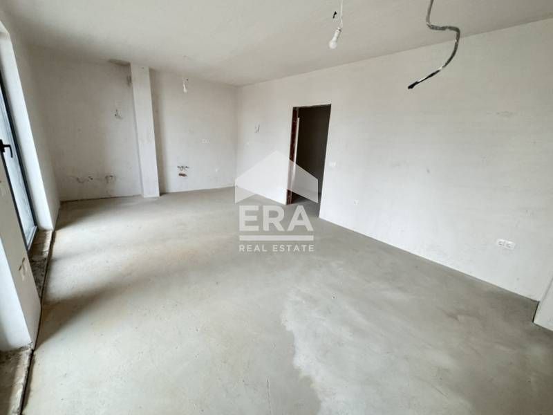 Продава се Четиристаен апартамент в к.к. Св.Св. Константин и Елена - 135 кв.м за 1963 €/кв.м - Снимка #1