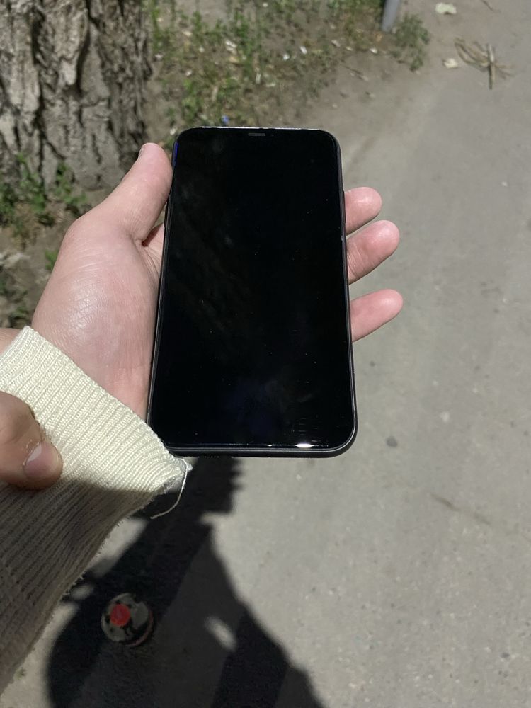 iphone 11  в идеальном состояние