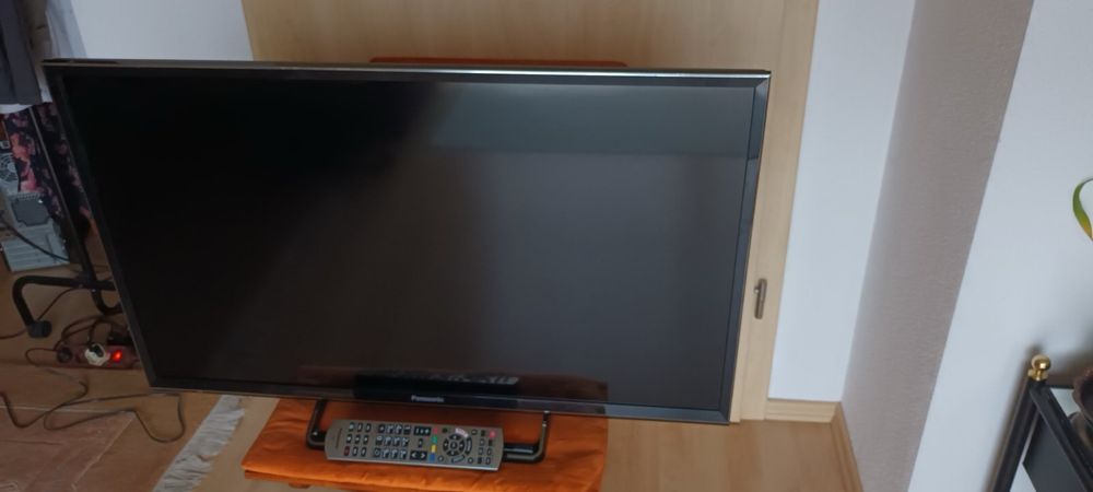 Телевизор Panasonic TX-32FST606