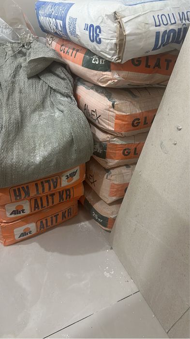 Продам остатки - сухие смеси