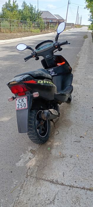 Vînd scuter cu acte preț negociabil