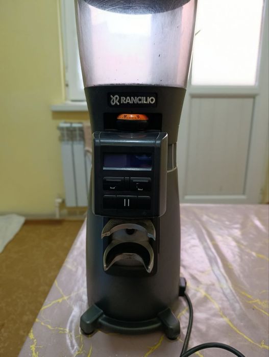 Kofemolka sotiladi srochna