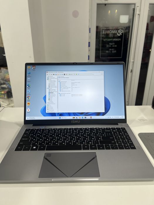 Ноутбук Озу 16гб ССД(память 1000гб)ISMU